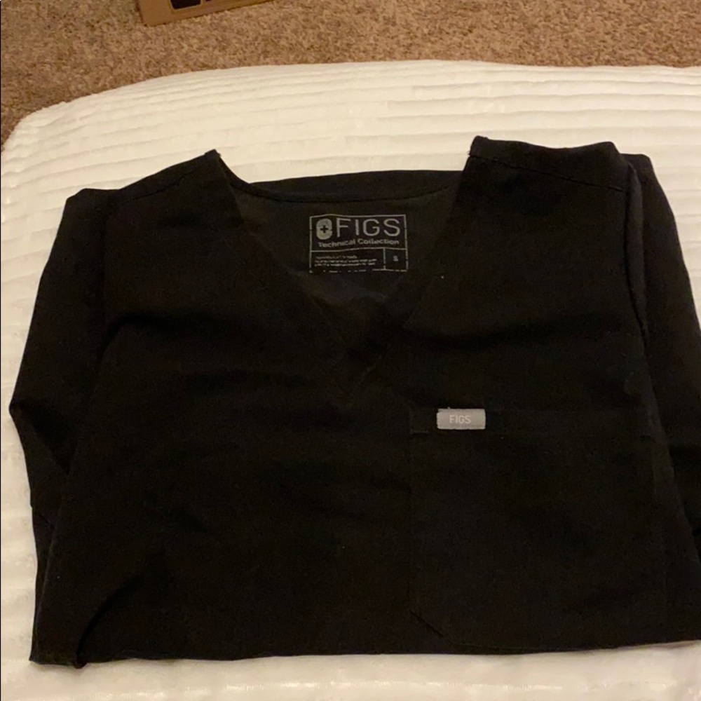 Figs small scrub top